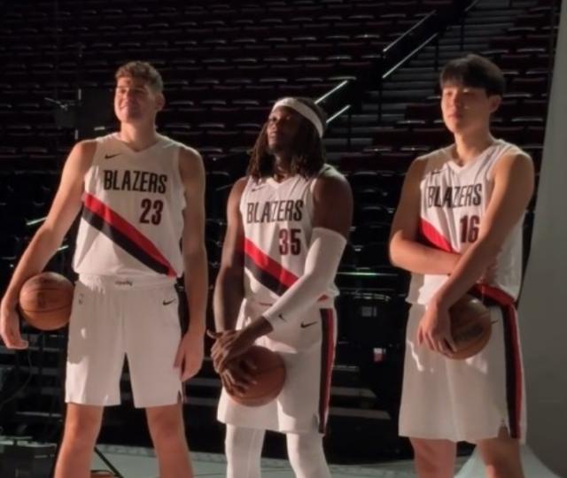 1759886323741018925.png 截图20251008090049.png