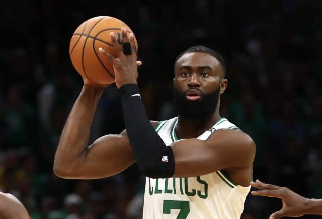 kaiyun-联盟高管：布朗渴望长期留队 他在未来会变得更好