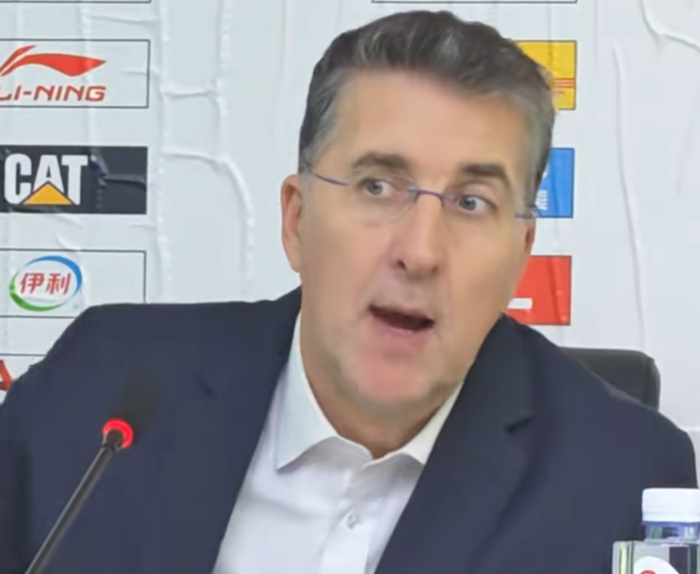 开云体育官网-胜四川发布会！格兰认可3潜力小将+力挺西尔扎提，吴冠希寄语健康|冯傲|四川男篮|篮板|新疆男篮|球队_新浪体育_新浪新闻