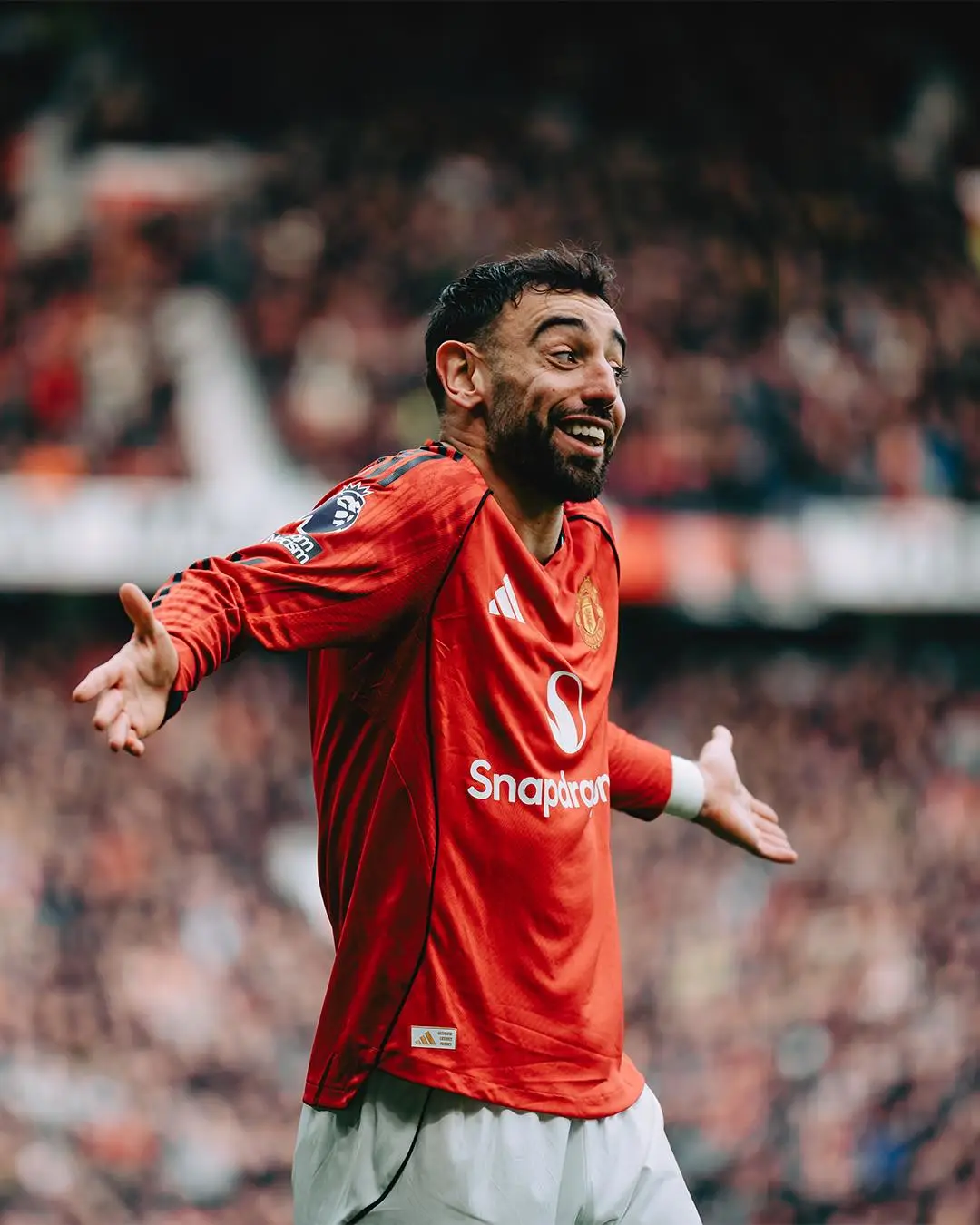 开云官网-两度送出助攻，B费赛后社媒：笑容说明了一切